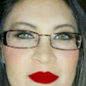 Meet your Posher, Mona